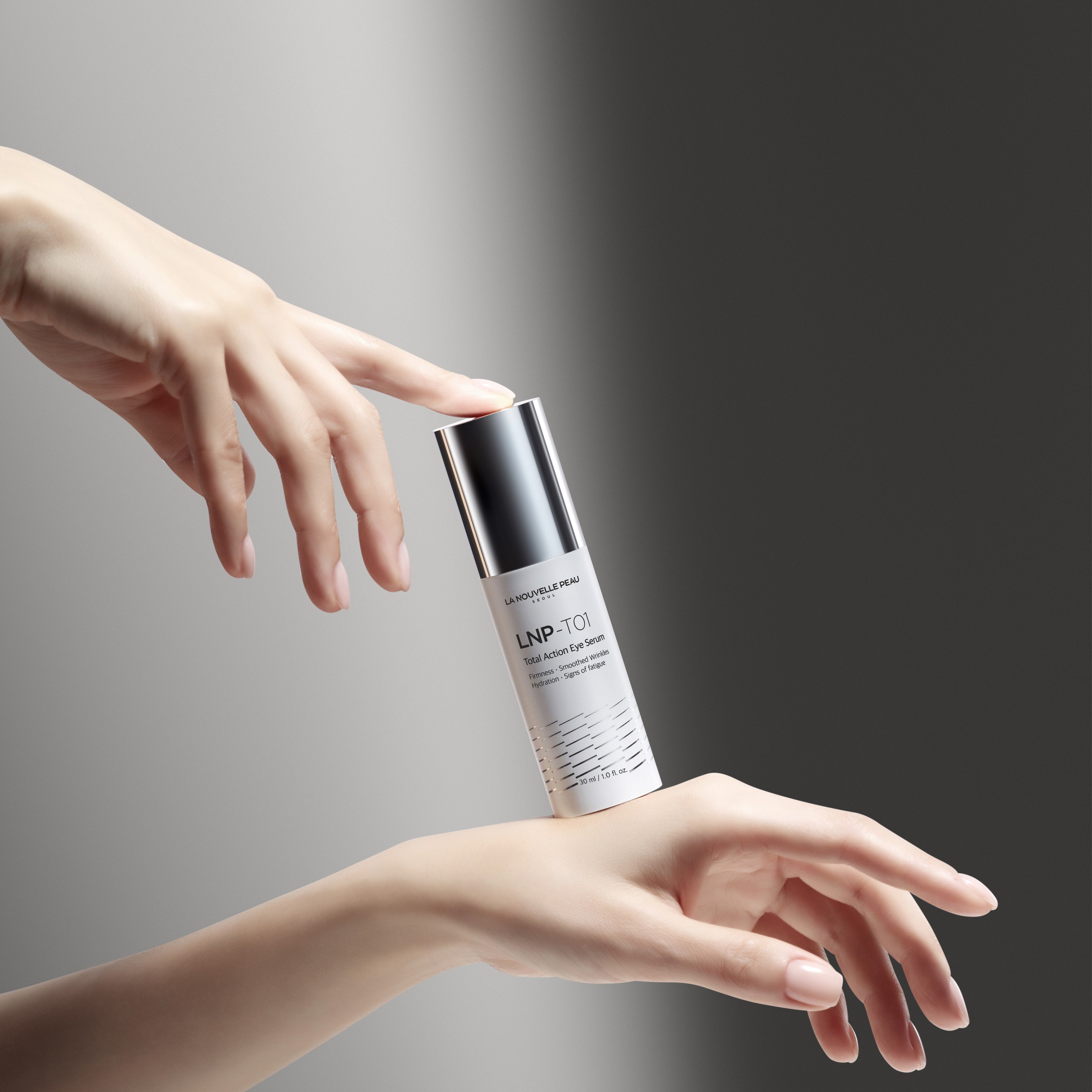 T01 Sérum pour les yeux  à action totale